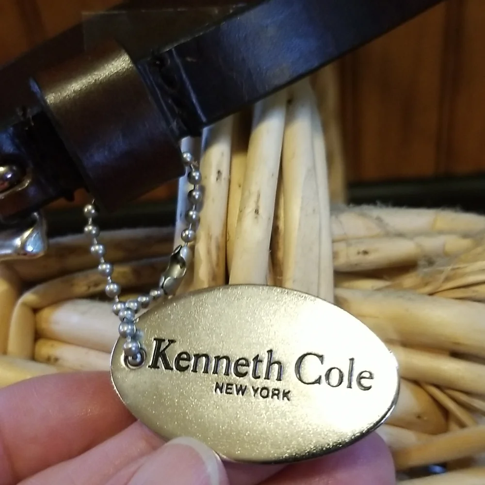 Kenneth Cole leather belt size med, unisex